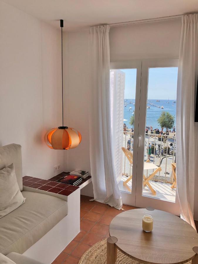 Beachfront Suite In Cadaques Center Экстерьер фото