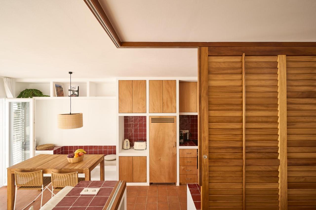 Beachfront Suite In Cadaques Center Экстерьер фото